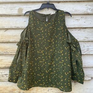 Entro floral cold shoulder blouse w/ bow sleeves